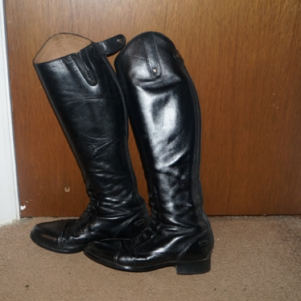 Ariat Heritage Contour Tall Boots. Size 8. Height: Short. Calf: Reg.